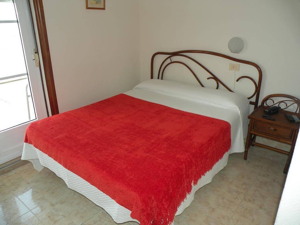 Hotel Rompeolas Байона Екстериор снимка